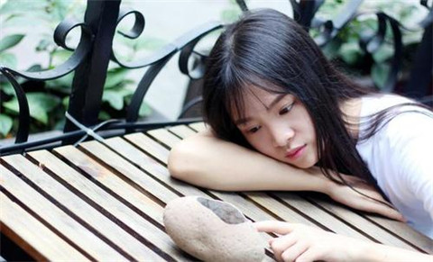 女孩忽冷忽热的原因是什么?该怎么应对?第2张